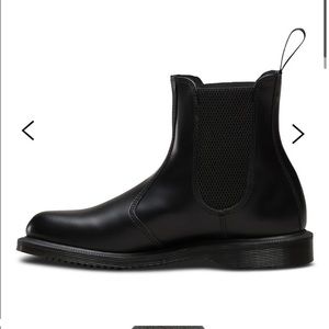 DR. MARTENS Flora Smooth Chelsea Boots size 9